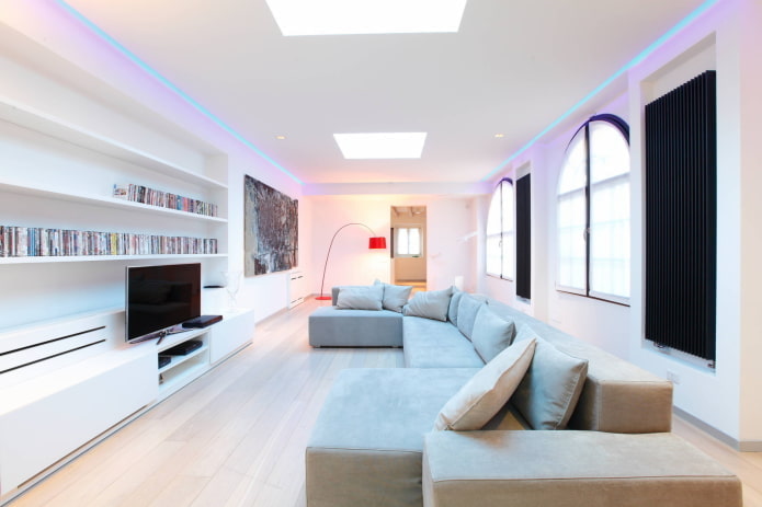 sala de estar com faixa de LED