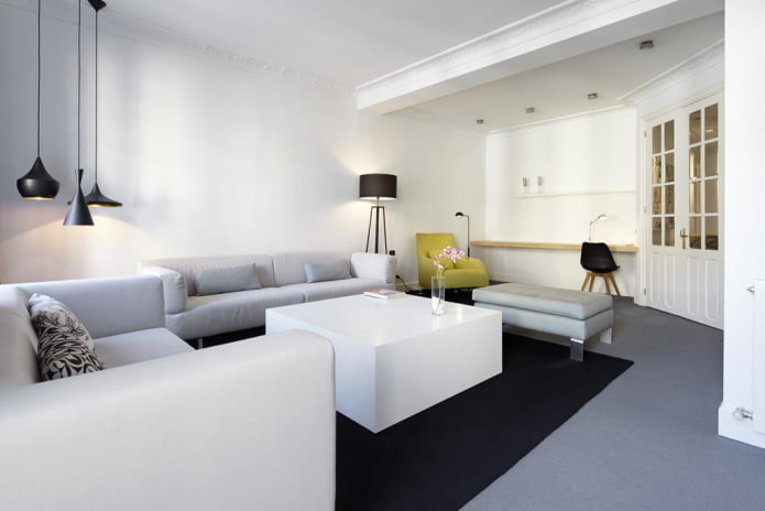 decoração e iluminação na sala de estar em estilo minimalista