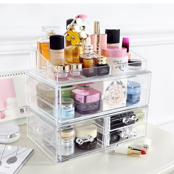 organizador com cosméticos