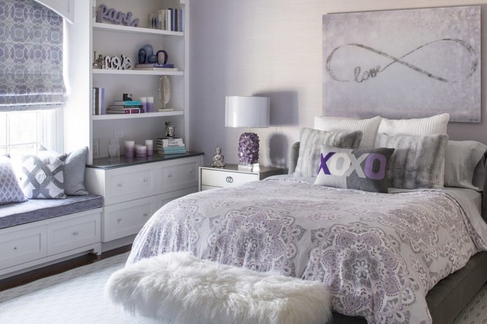 quarto roxo claro