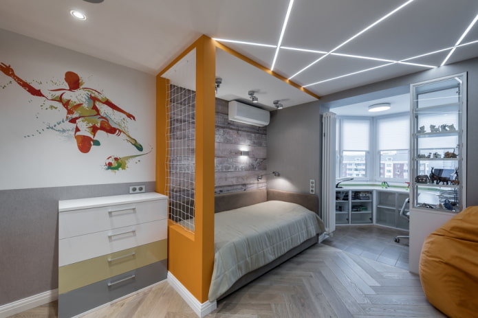 interior de um quarto de bebê cinza com detalhes brilhantes