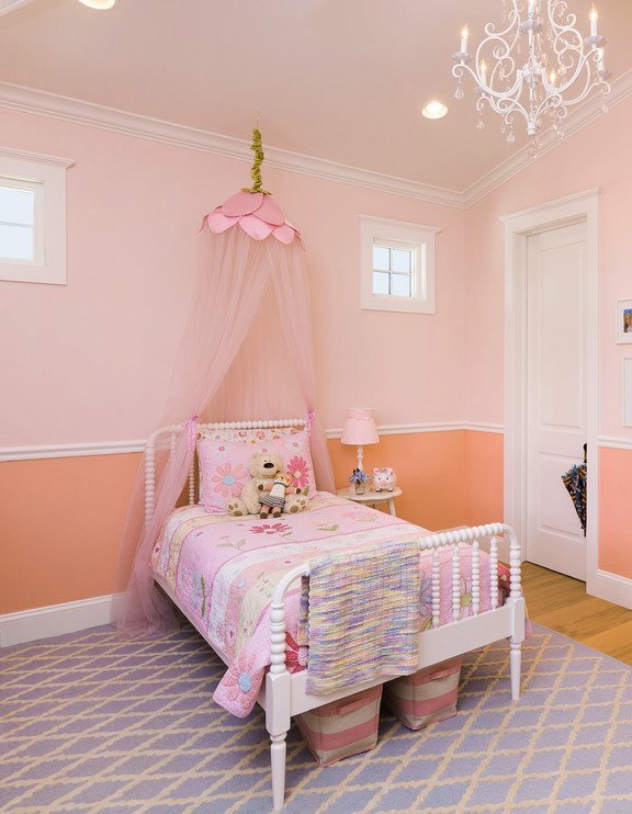 Quarto infantil rosa e pêssego