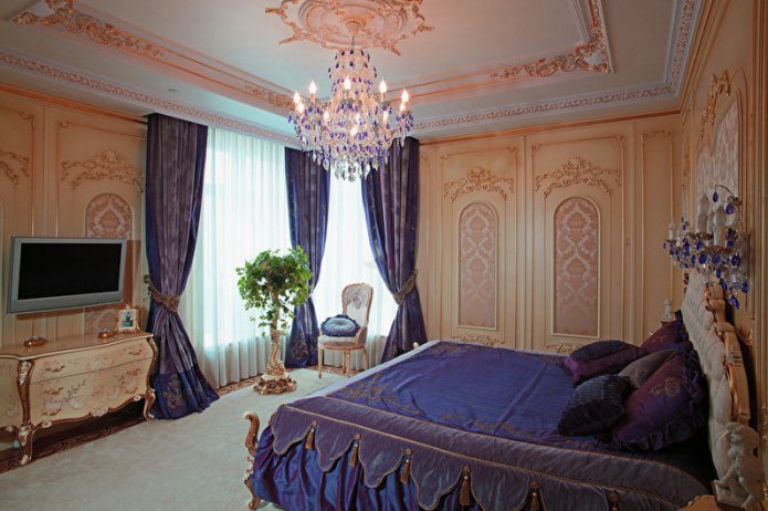 Quarto pêssego e roxo