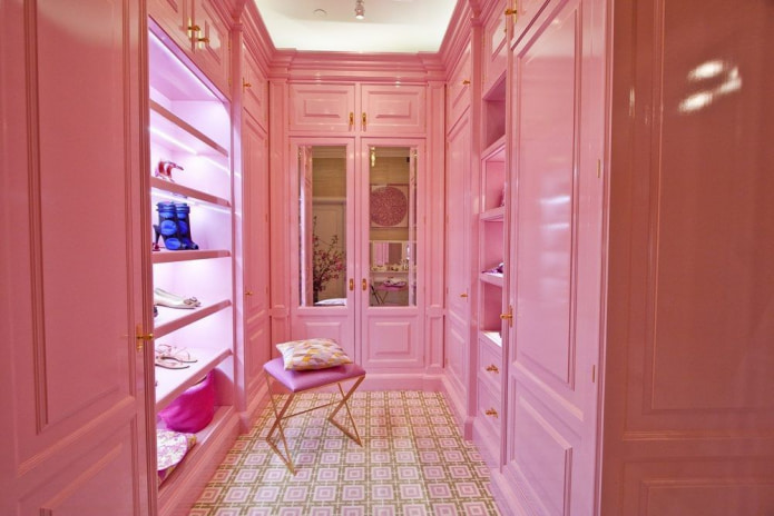 guarda-roupa rosa