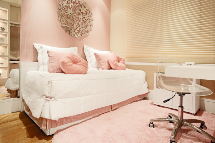 Quarto bege e rosa