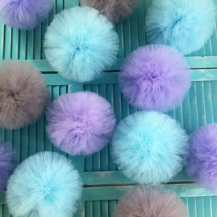 Pompons de tule antigo