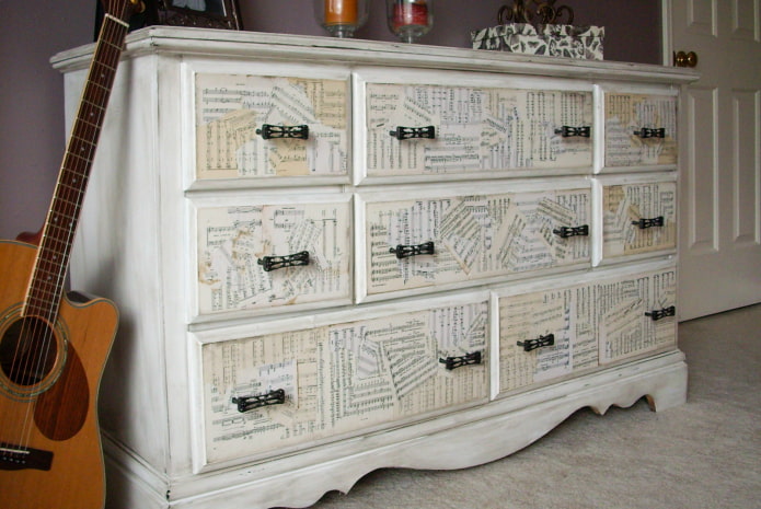 Decoupage com notas