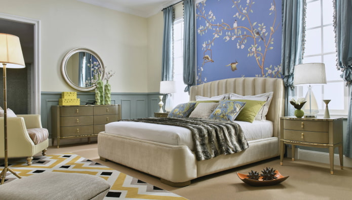 Cama entre janelas