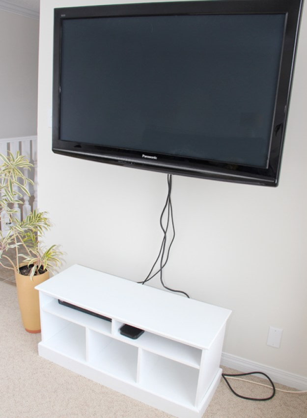 Esconda os fios em uma caixa decorativa 