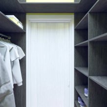 Um excelente exemplo de como organizar uma cozinha-sala, quarto, quarto de criança e vestiário em 44 metros-0