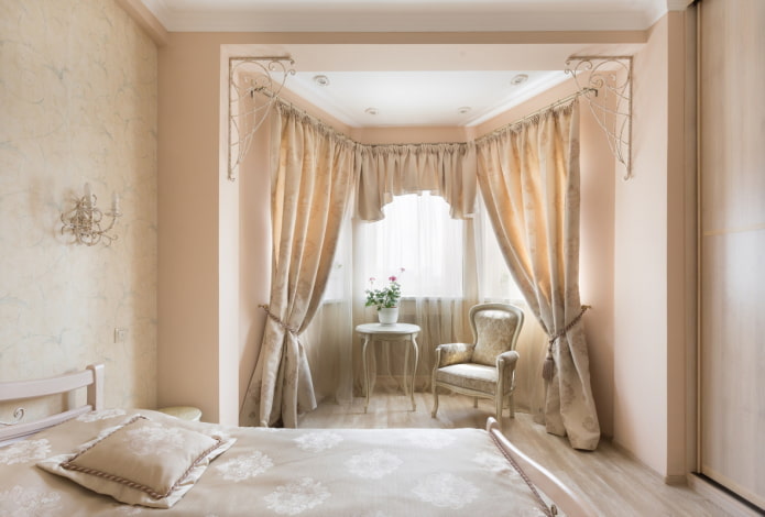 quarto com janela saliente