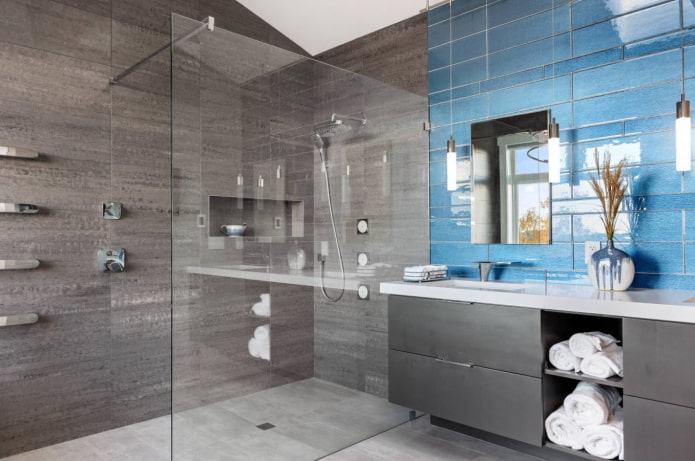 combinação de porcelanato com azulejos