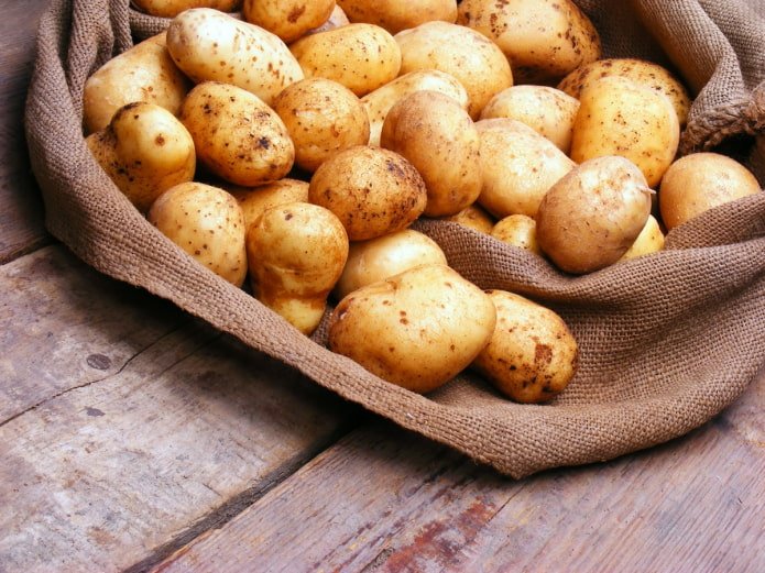 Batatas em um saco