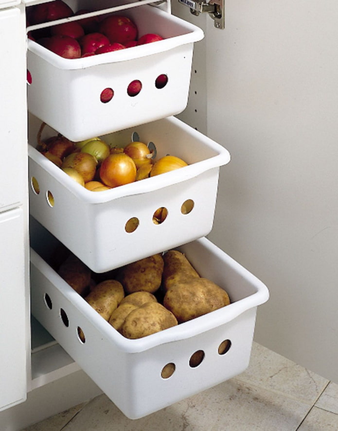 Batatas em um lugar escuro