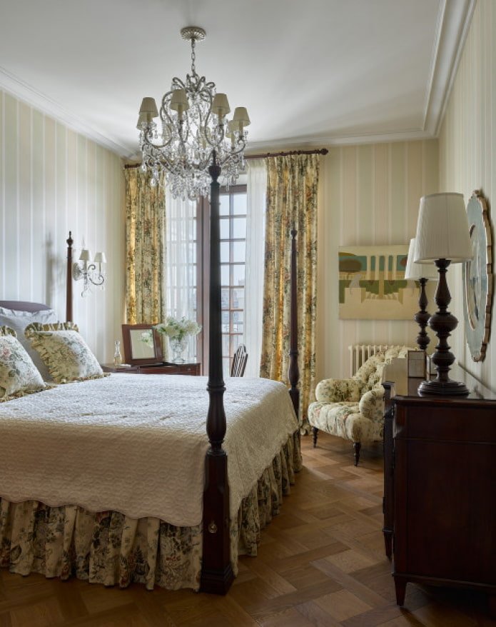 cama com colunas