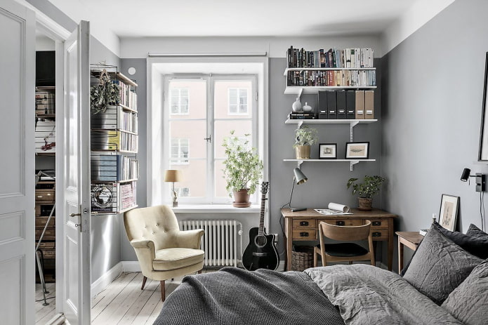 estantes de livros no interior do quarto