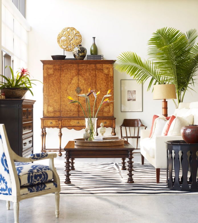 móveis em estilo colonial