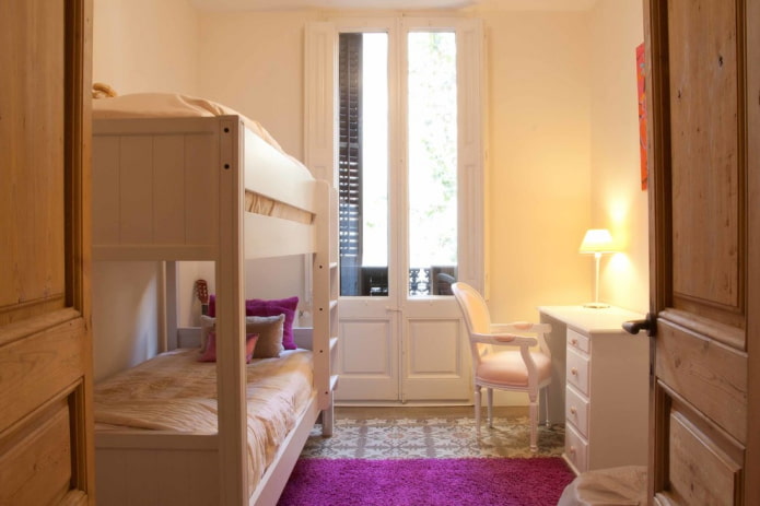 planejando um quarto pequeno para duas meninas