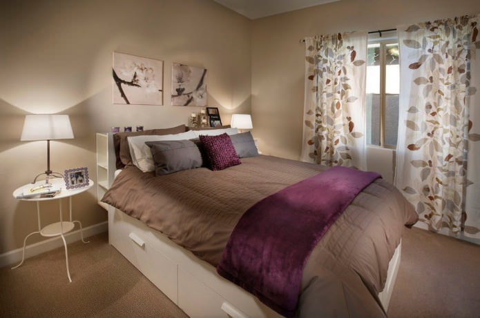 Interior do quarto em marrom