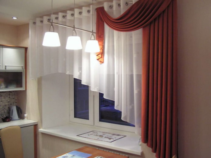 cortinas curtas de formato oblíquo