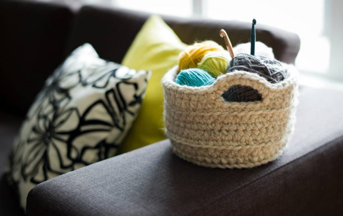 Cesta de crochê para bordado