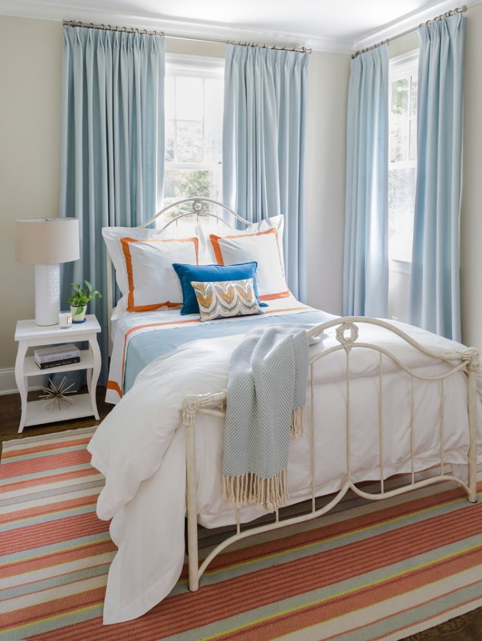 cama com forjamento branco