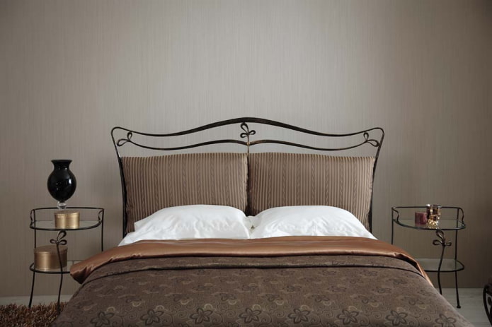 cama com cabeceira macia no interior