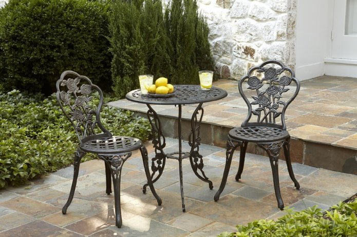 mesa externa forjada para o jardim