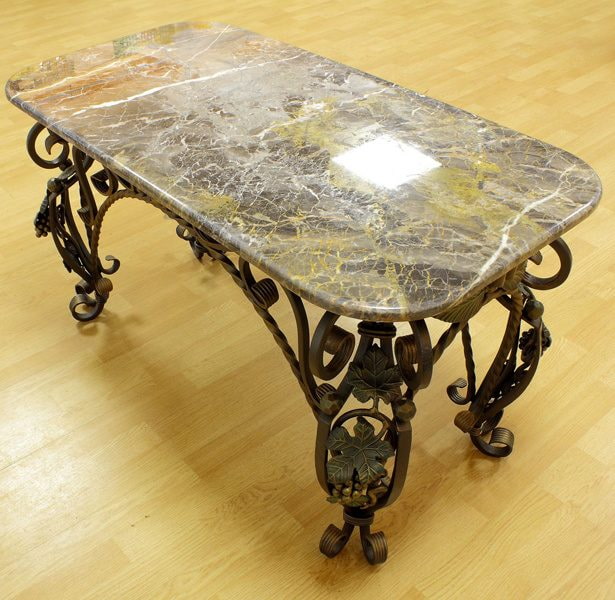 mesa com tampo de pedra