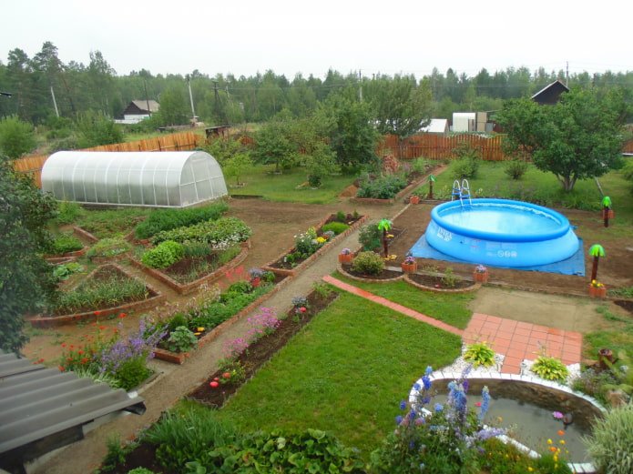 Terreno com piscina