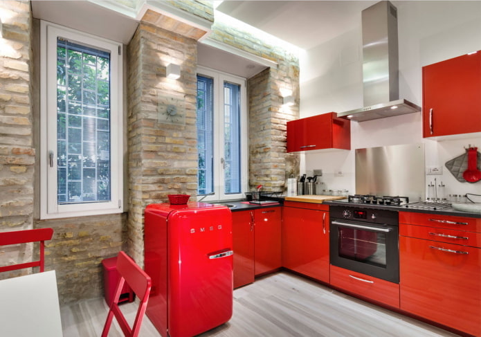 decoração de cozinha em tons de vermelho