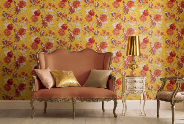 Papel de parede vermelho e amarelo com flores