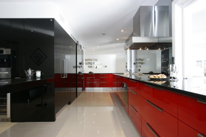 Conjunto de cozinha vermelho e preto