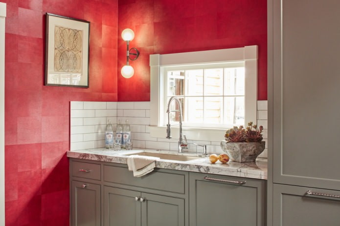 Interior de cozinha vermelho-cinza-branco
