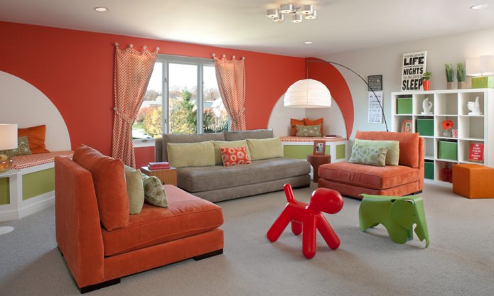 Sala de estar vermelho-esverdeada