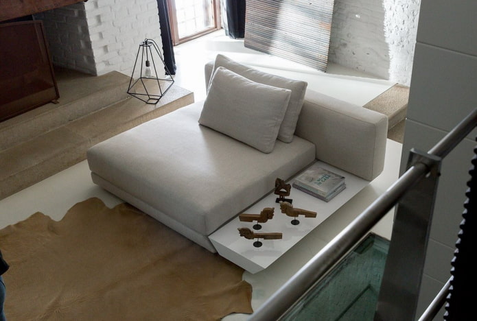 cadeira dobrável com mesa no interior