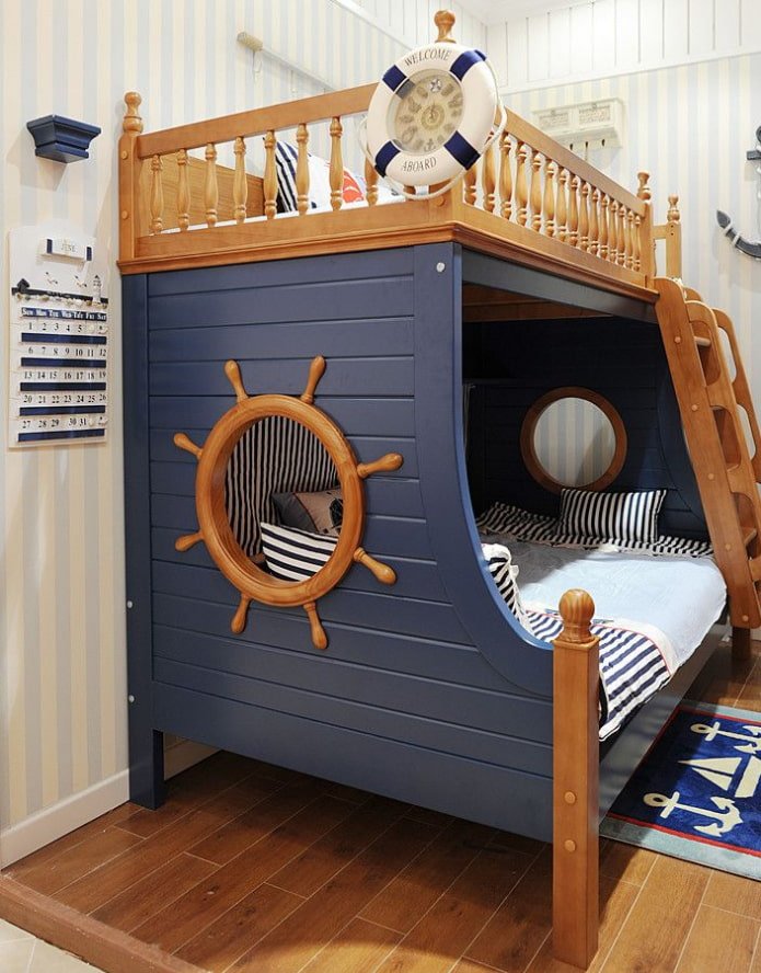 cama em formato de navio em estilo náutico