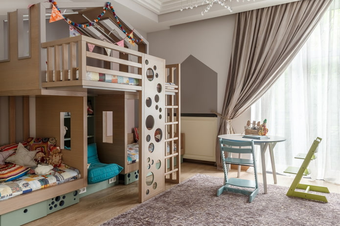 cama de três lugares com poltrona
