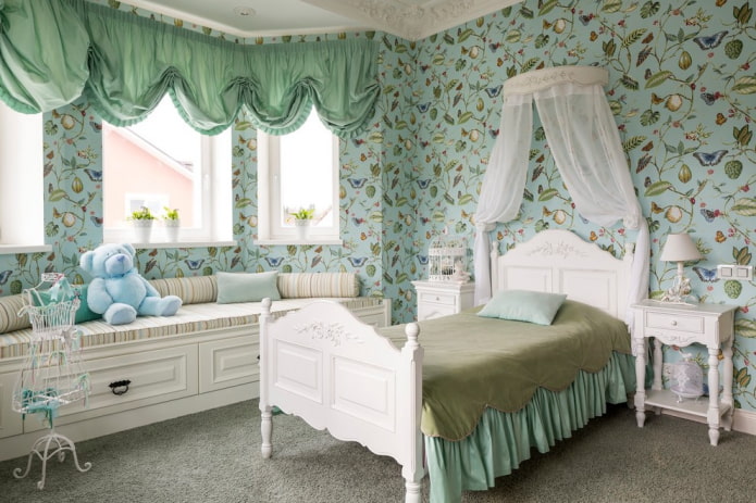 dossel em um quarto de bebê