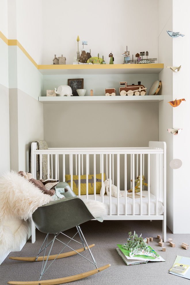 nicho com berço infantil no interior