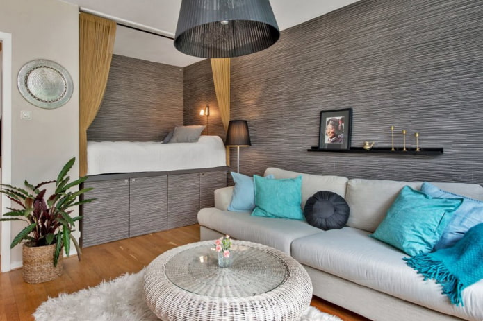nicho com cama em apartamento de um cômodo