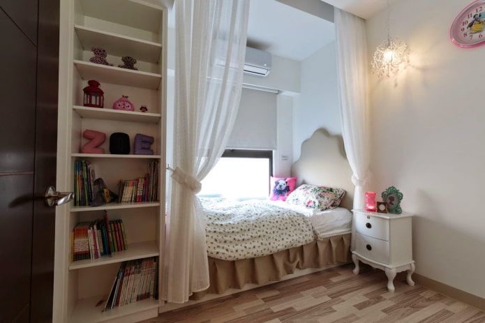 nicho com cama no interior do quarto das crianças