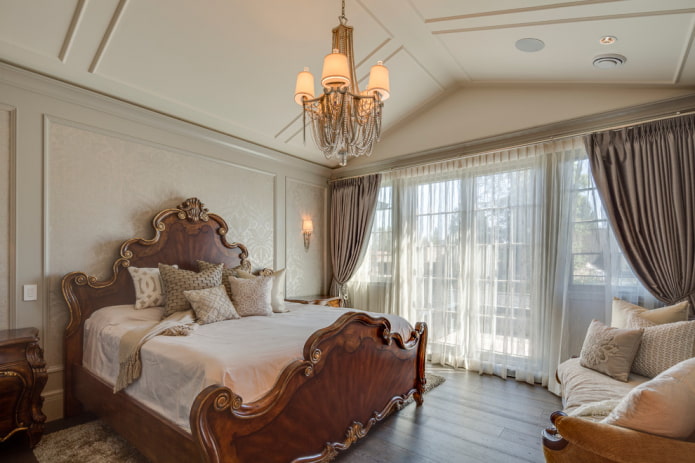 cama no interior em estilo clássico