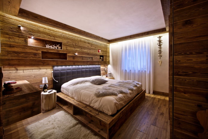 cama de madeira em estilo chalé