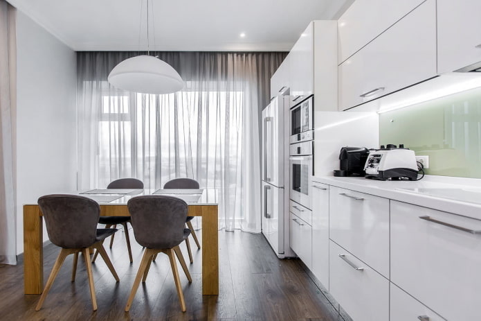 Design de janelas panorâmicas na cozinha