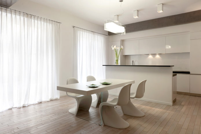 Cortinas brancas na cozinha