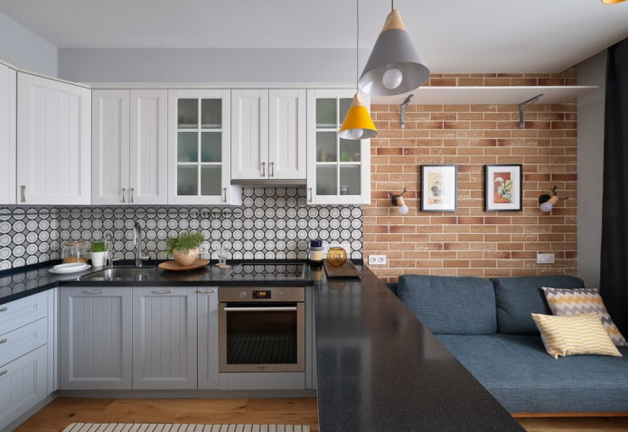 conjunto de móveis no interior da cozinha-sala de estar
