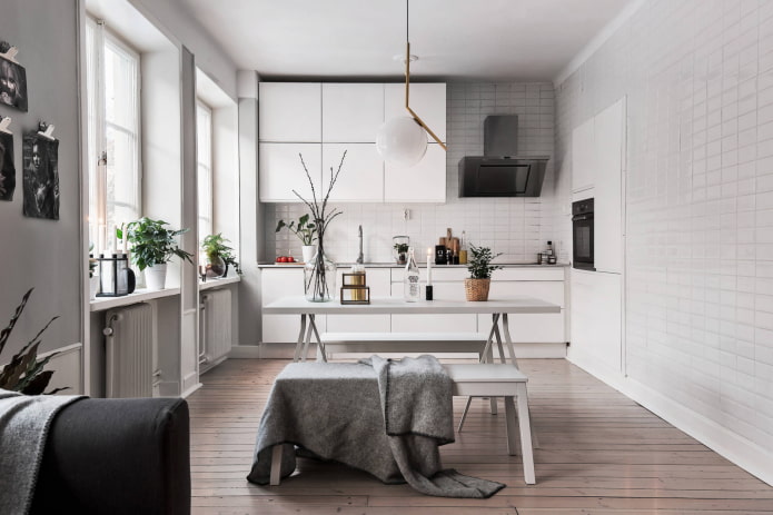 Cozinha e sala de estar espaçosas
