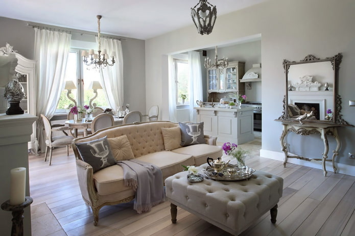 decoração e tecidos no interior da cozinha-sala de estar no estilo provençal