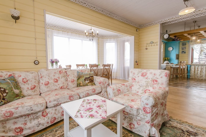 design de interiores de cozinha e sala de estar em estilo provençal